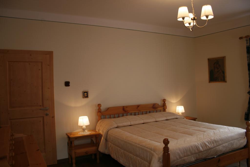 Apartamento Casa Basilio Predazzo Habitación foto