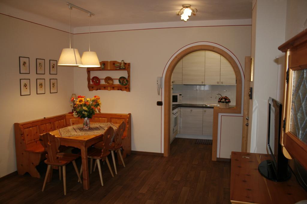 Apartamento Casa Basilio Predazzo Habitación foto