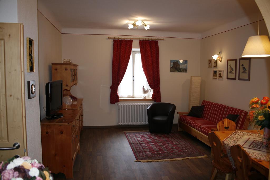 Apartamento Casa Basilio Predazzo Habitación foto