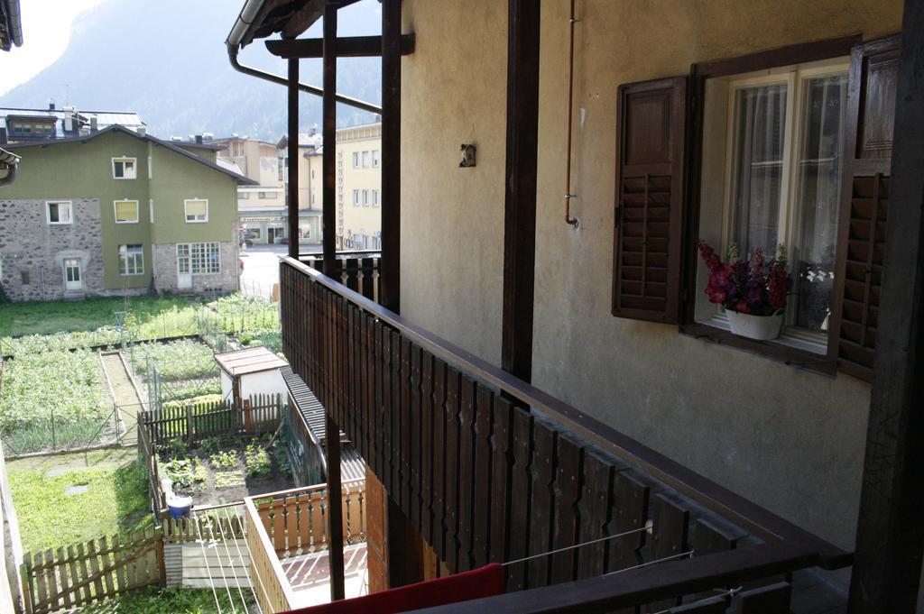 Apartamento Casa Basilio Predazzo Habitación foto